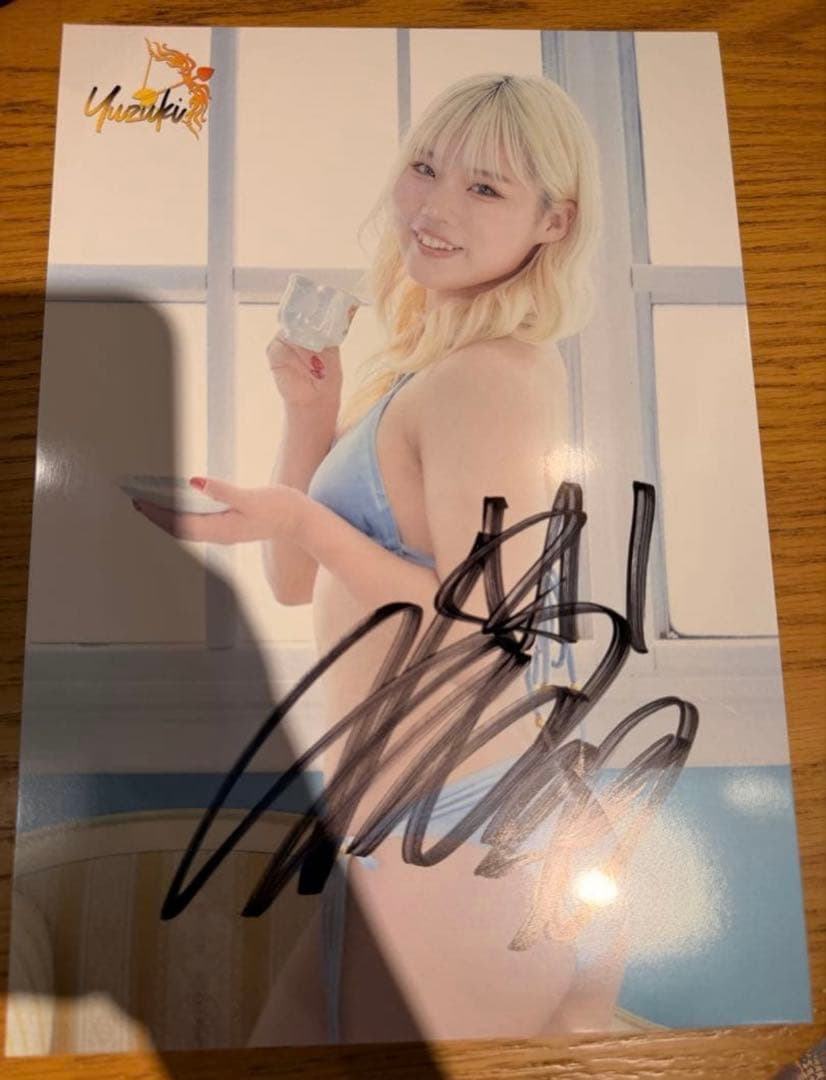 女子プロレス マリーゴールド 直筆サイン入りポートレート ビクトリア