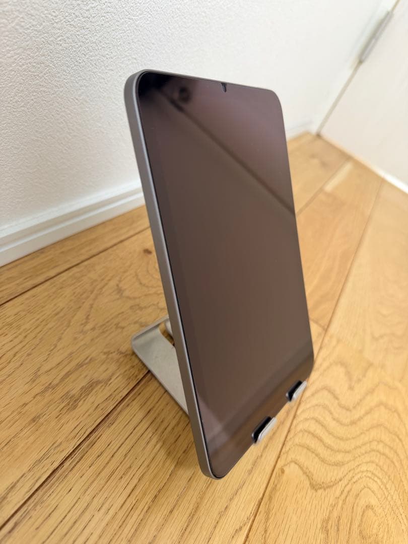 【美品】iPad mini 第7世代（A17 Pro）128GB Apple iPad mini A17 Pro - Wi-Fi + Cellular 128GB - Starlight