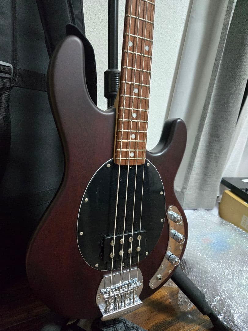 【最終価格】Stingray Ray4　ウォルナット　エレキベース STERLING by Musicman STINGRAY RAY4 WS エレキベース スターリン SUB