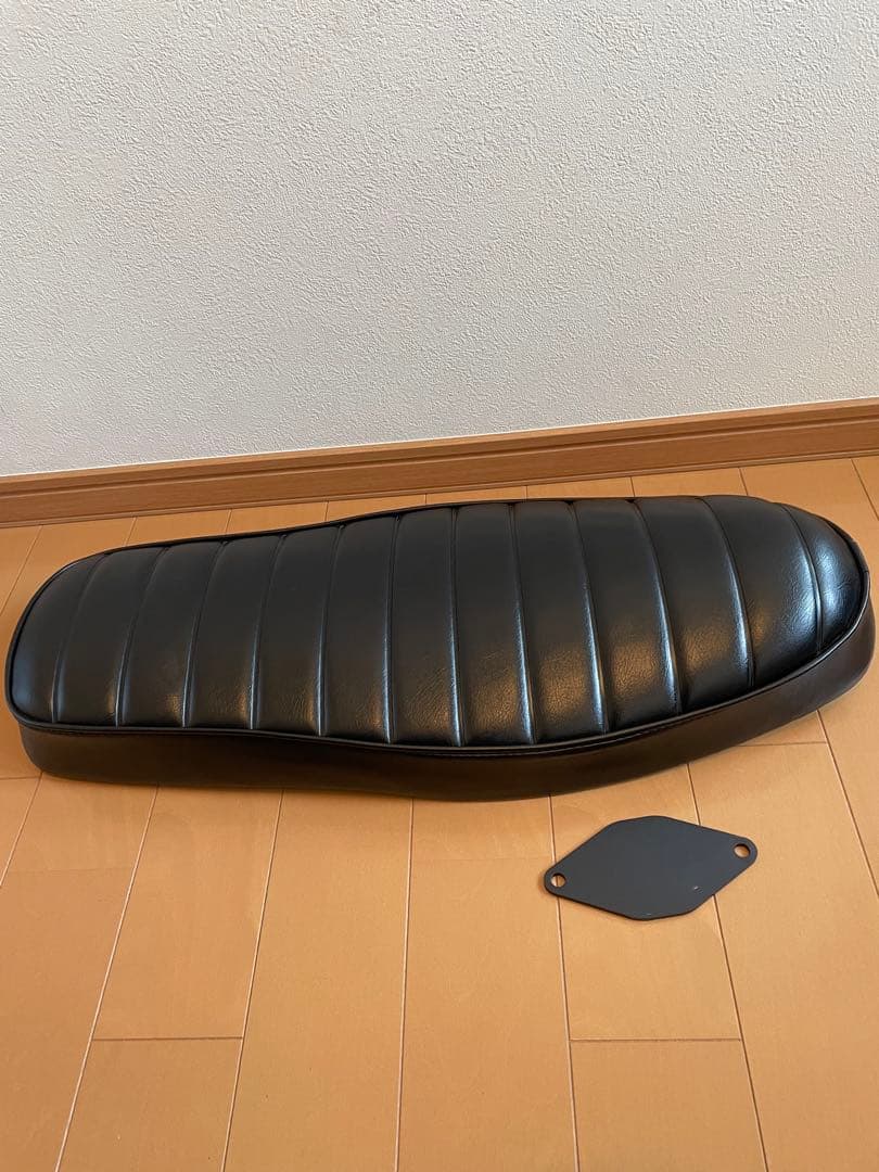 スーパーカブ、クロスカブ用 TWR製ローダウンシート　ブラック TWR ローダウンダブルシート スーパーカブ クロスカブ TWR製 ブラック