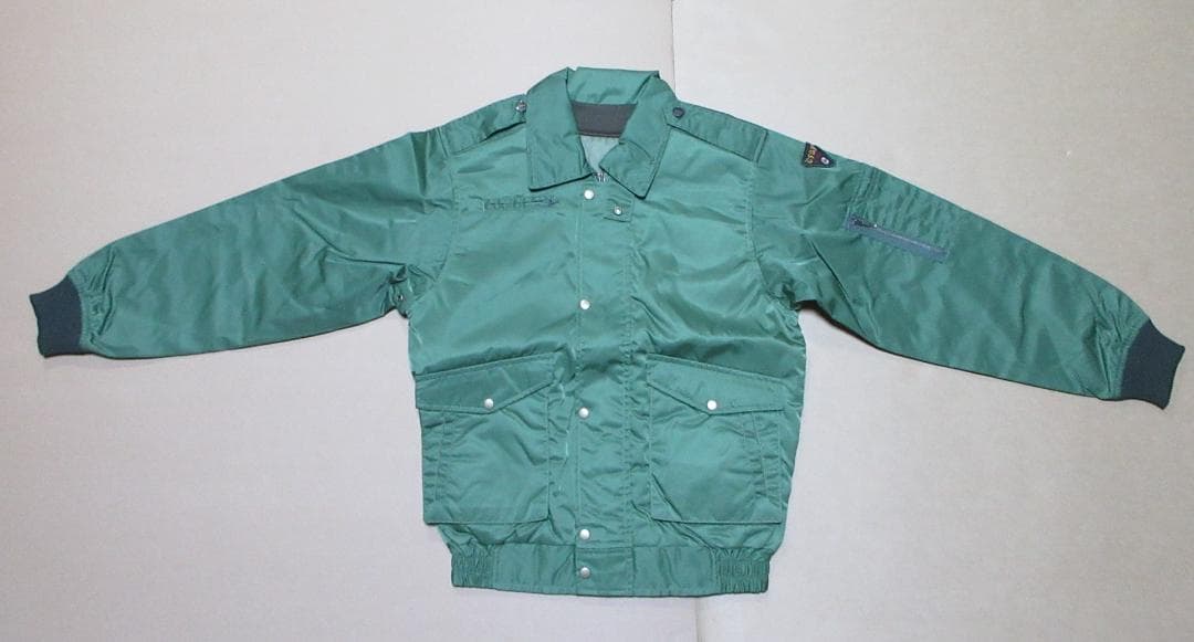 ３号：陸上自衛隊のジャンパー（Ｍサイズ） 912522262_1.jpg