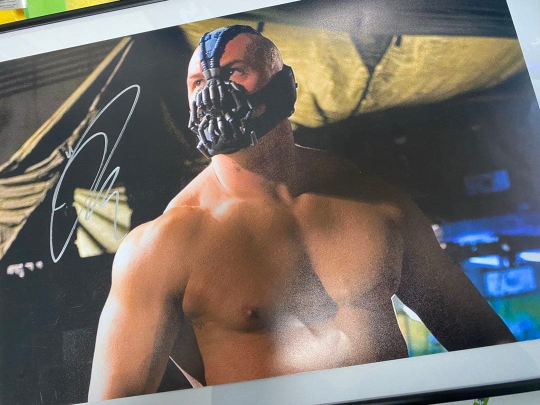 俳優トム・ハーディ氏直筆サイン入りポートレート:バットマンダークナイトライジング darkknight.jpg