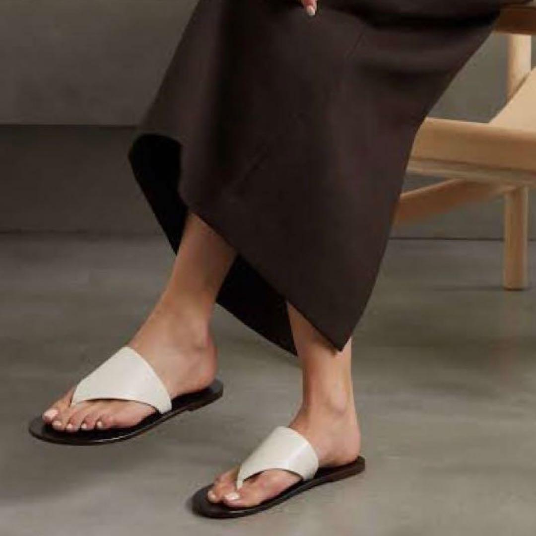 THE ROW ザロウ 23SS AVERY エイブリー レザートングサンダル THE ROW（ザ ロウ） トングサンダル AVERY エイブリー F1348 SVL74