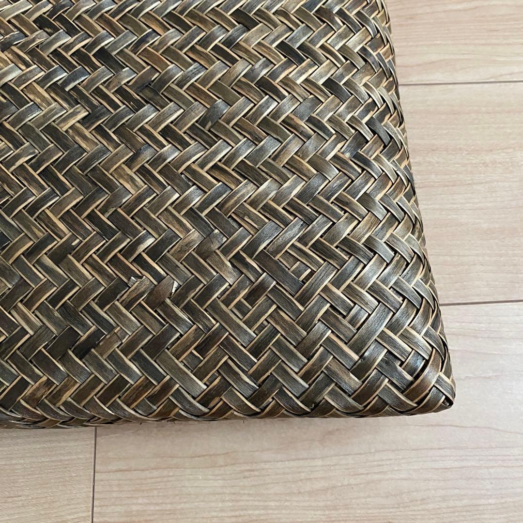 イタヤ細工 手提げ籠 貴重な染付仕上げ - メルカリ