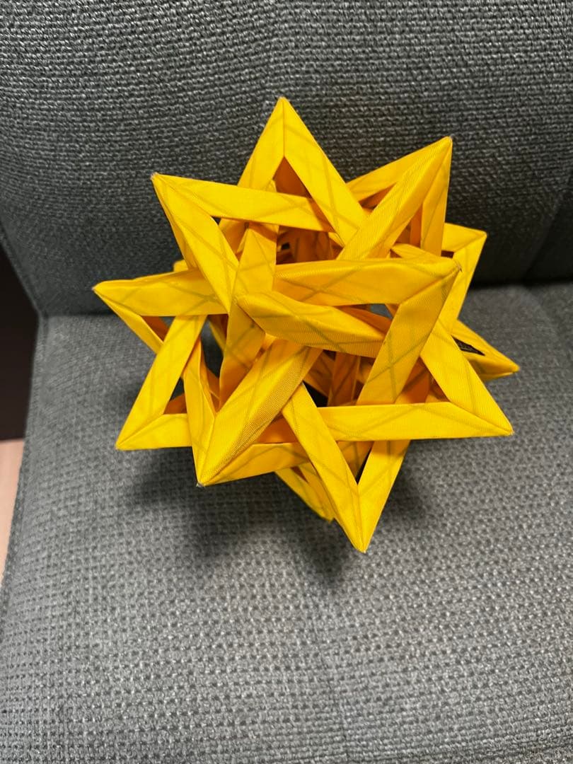 COLONIA 星形立体オブジェ 黄色 hqdefault.jpg