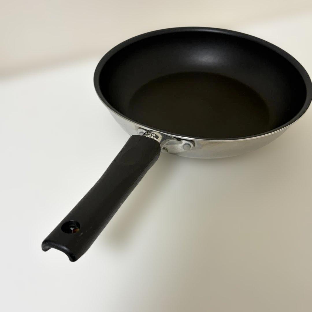 アムウェイ クィーン ノンスティック フライパン26cm フタ付き - メルカリ