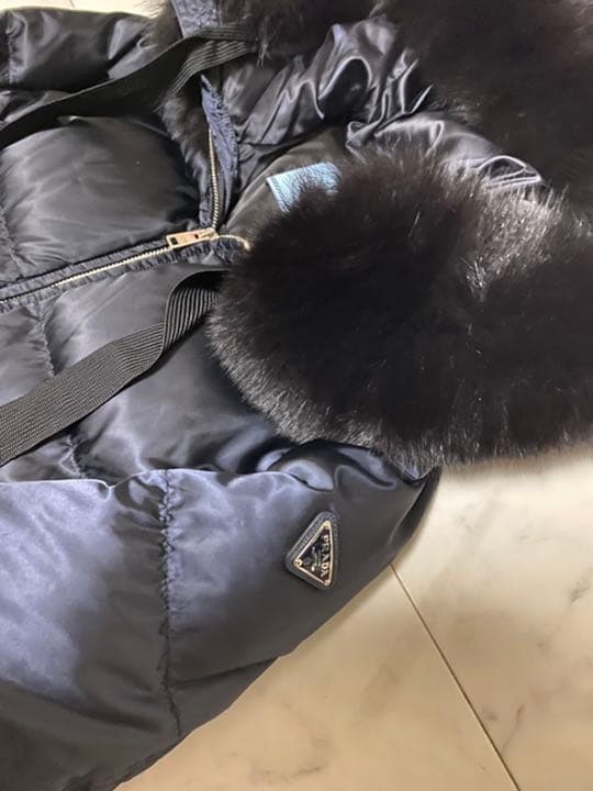 岡部あゆみさん着用】PRADA ダウンコート foxファー 29z117 - メルカリ