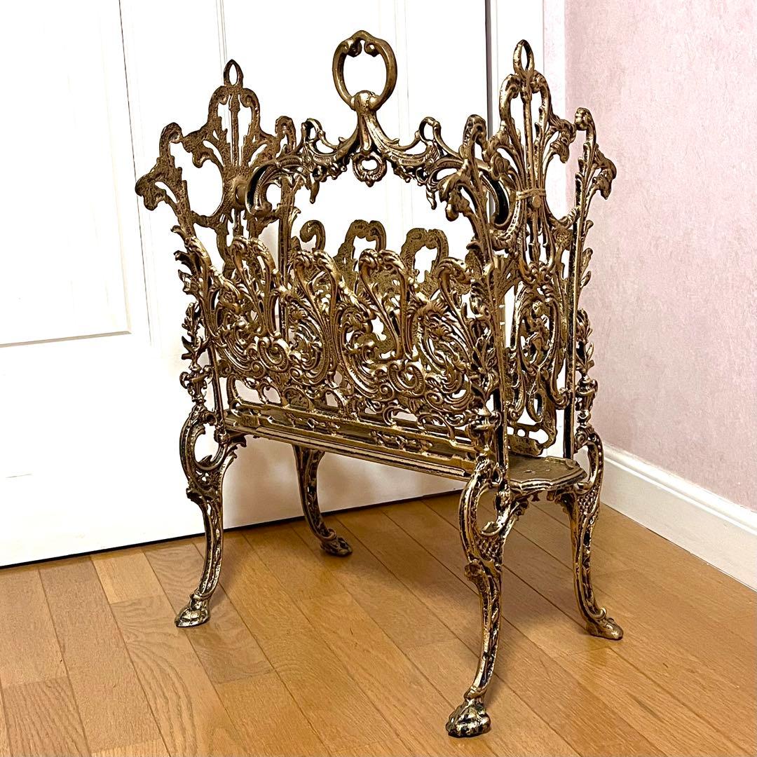 ヴィクトリアンスタイル　マガジンラック　アンティーク調　ゴールド　真鍮　レトロ フランスから届いたおしゃれなマガジンラック、アンティークの素敵な