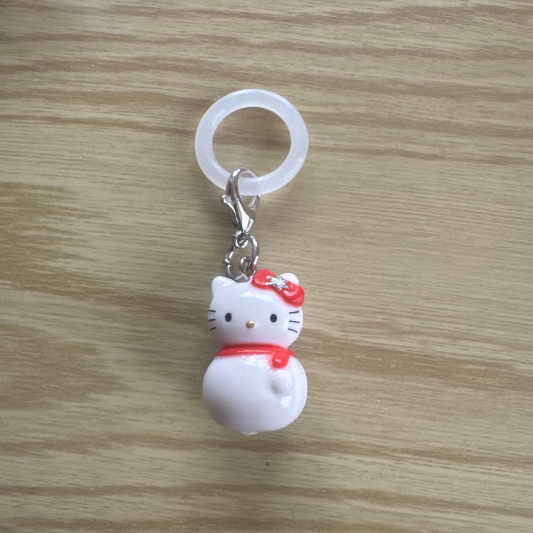キティちゃん めじるしアクセサリー ゆきだるま - メルカリ