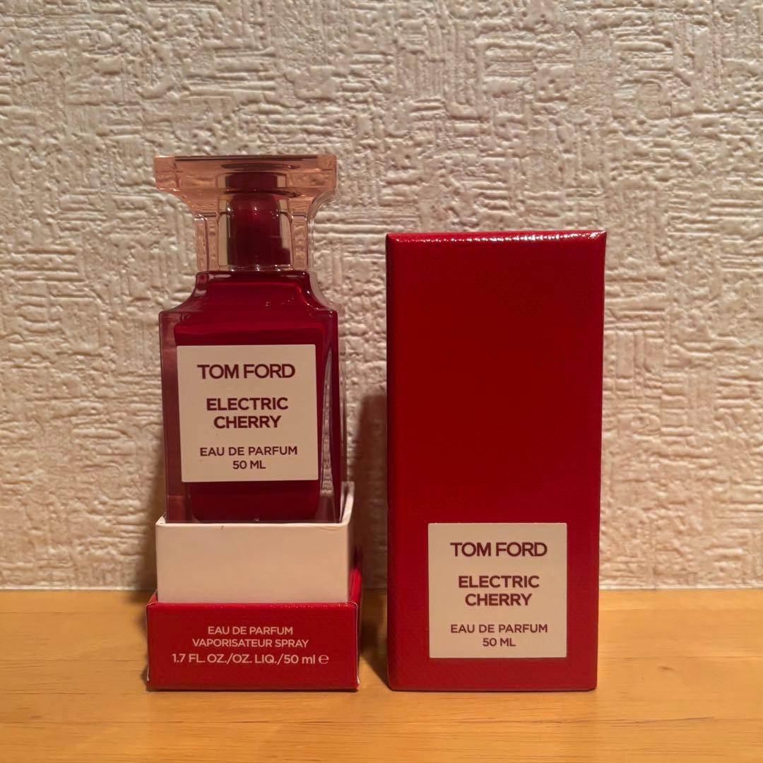 トムフォード エレクトリックチェリー オードパルファム スプレィ 香水