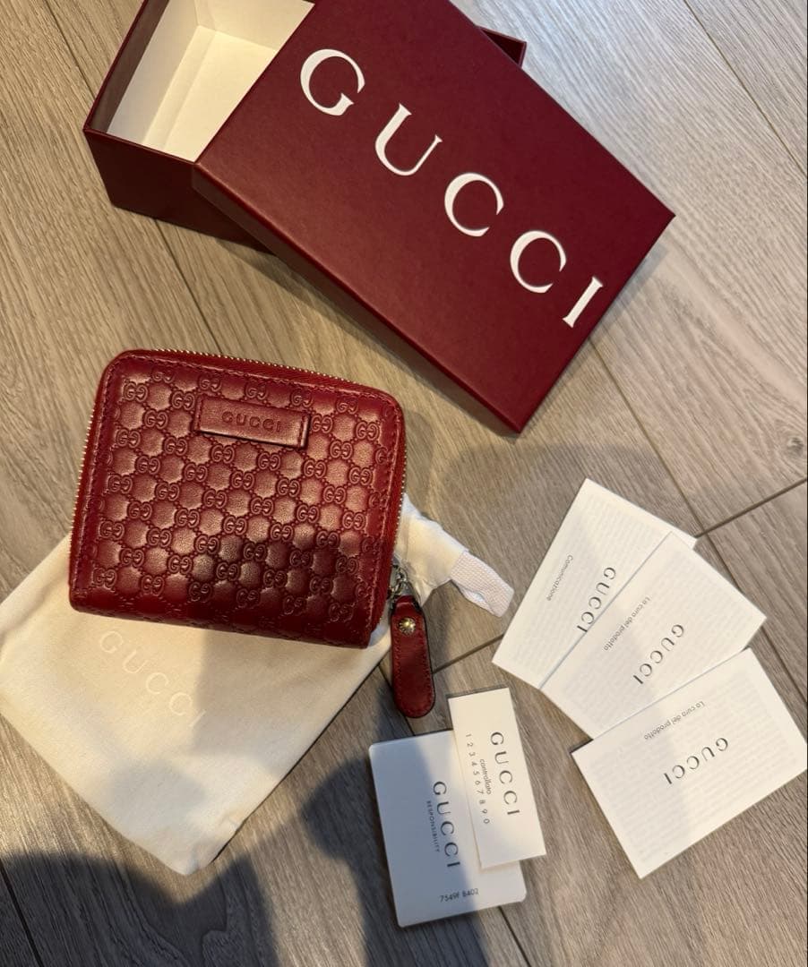 GUCCI グッチ　二つ折り財布　コンパクト　赤　レッド　美品 GUCCI（グッチ） 財布 レディース エナメル パテントレザー Wホック