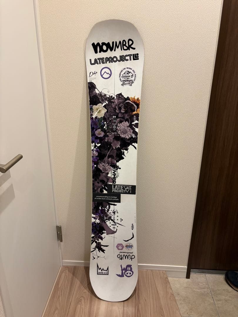NOVEMBER ノベンバー D4 22-23モデル 146cm November (ノベンバー) スノーボード 146cm ホワイト×ブラック 2020