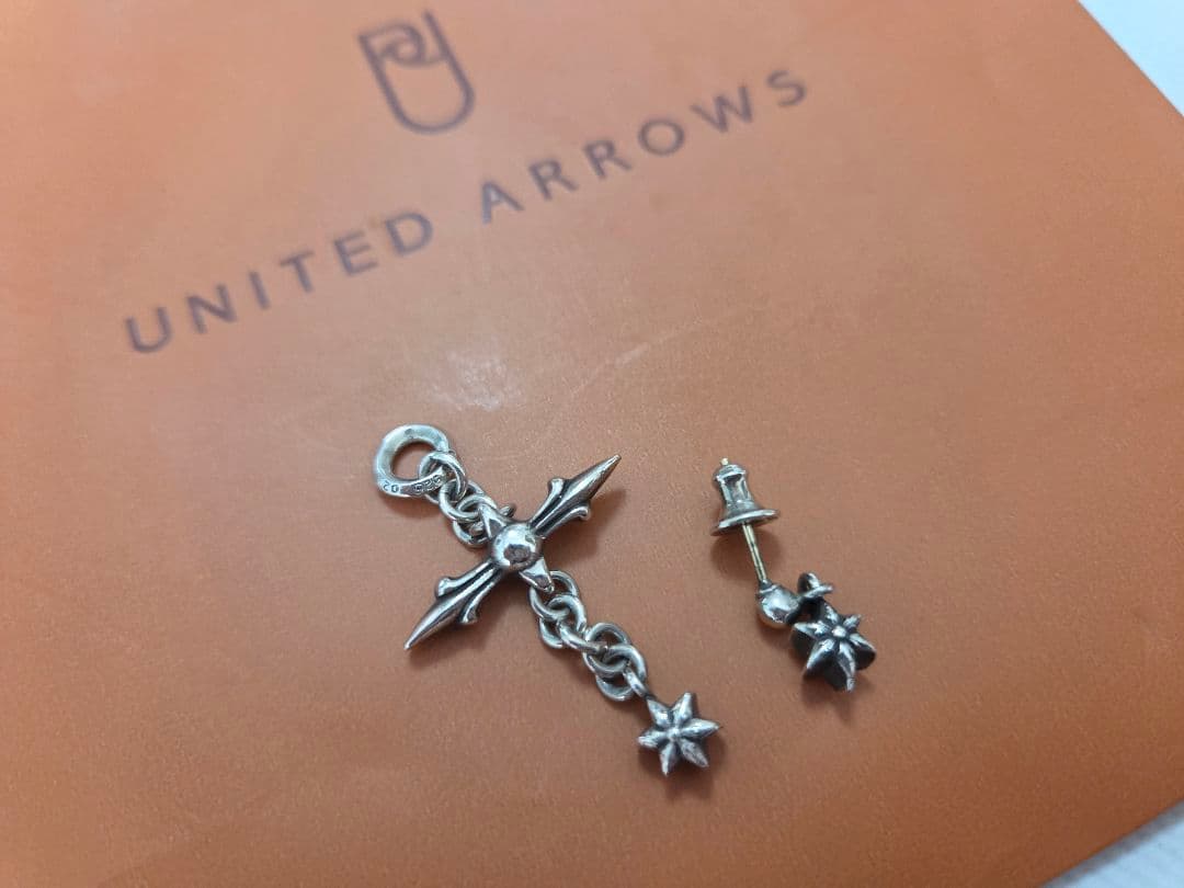 b*d様 CHROME HEARTS★タイニースタードロップピアス★ローリークロ 楽天市場】クロムハーツ ピアス タイニー スター ドロップ1 ピアス