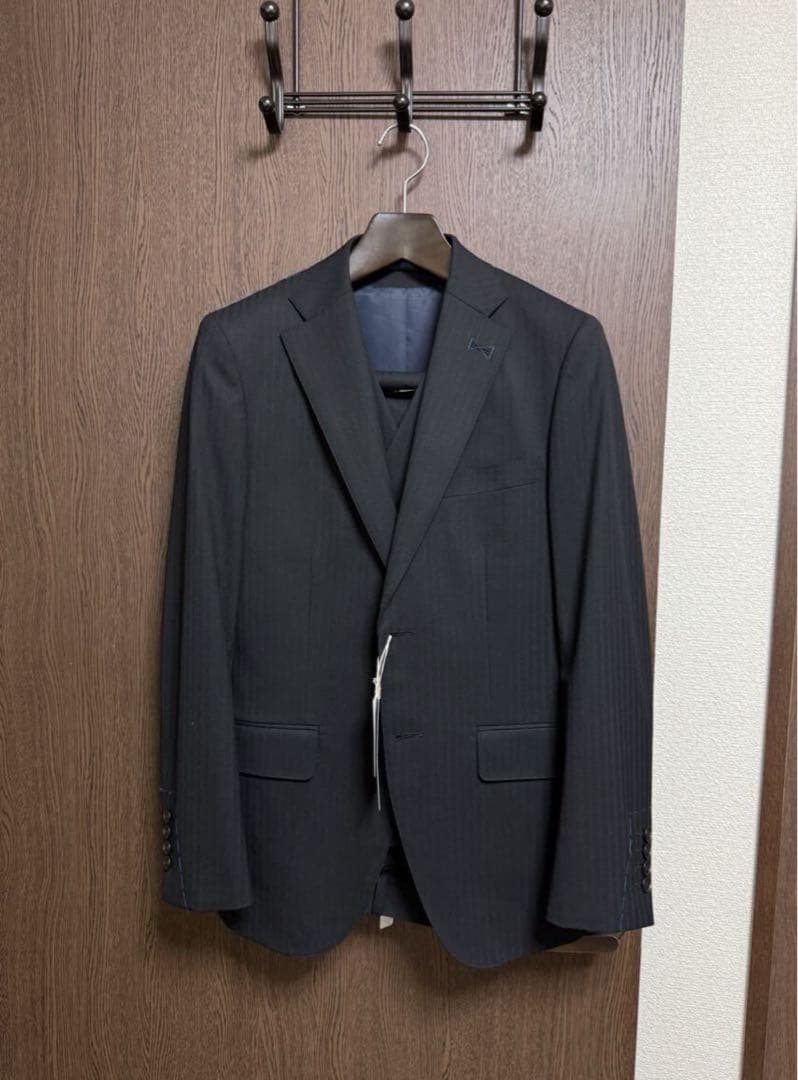 専用Y4新品未使用！高品質！仕立ての良い最新ブラック無地調3ピーススーツ訳あり スタイリッシュスーツ《NANOTEX FABRIC》 (YPFM21120-43) | PERSON'S