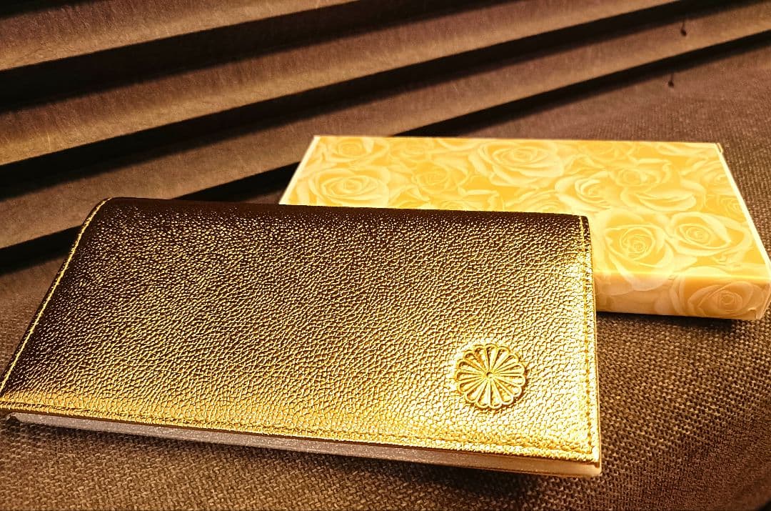【新品】皇居 ゴールド 長財布　2つ折り　金 皇居 財布 ゴールド 金 長財布｜Yahoo!フリマ（旧PayPayフリマ）