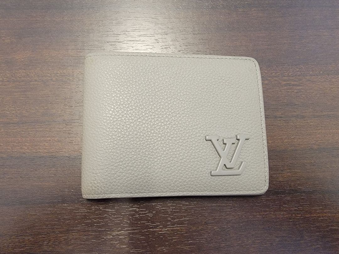 Louis Vuitton グレー 二つ折り財布 中古・古着通販】LOUIS VUITTON (ルイ ヴィトン) 2つ折り財布 グレー
