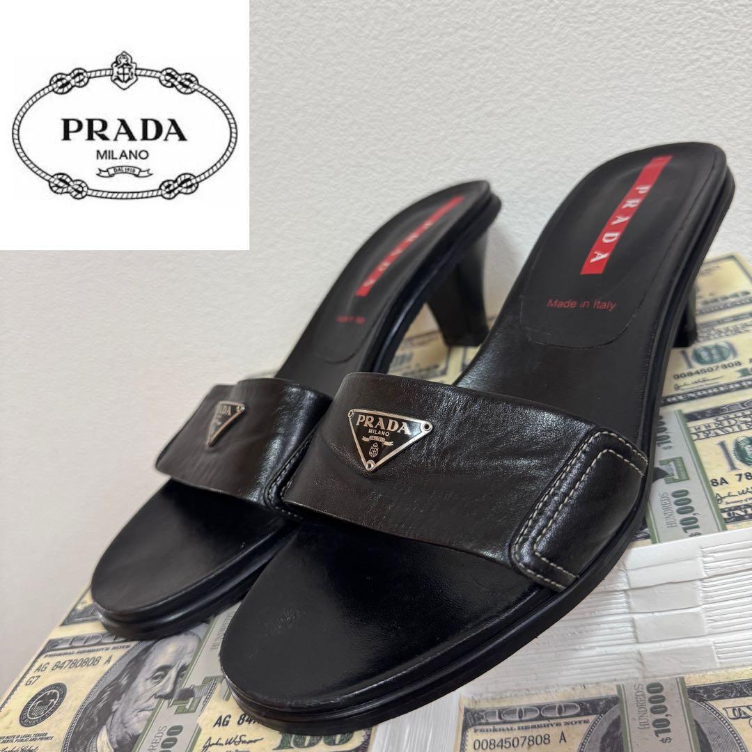 プラダ　PRADA 三角プレート　ミュール　スリッパ プラダPRADA 三角ロゴプレートレザーサンダルホワイト(新品未使用)