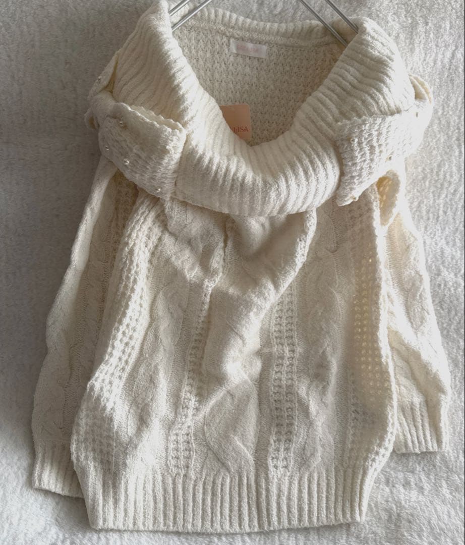 リズリサ　アイボリー ケーブルニット オフショルダー 長袖　パール付きリボン ReーJ＆SUPURE（リジェイ＆スプル） ニット セーター 「大きいサイズ