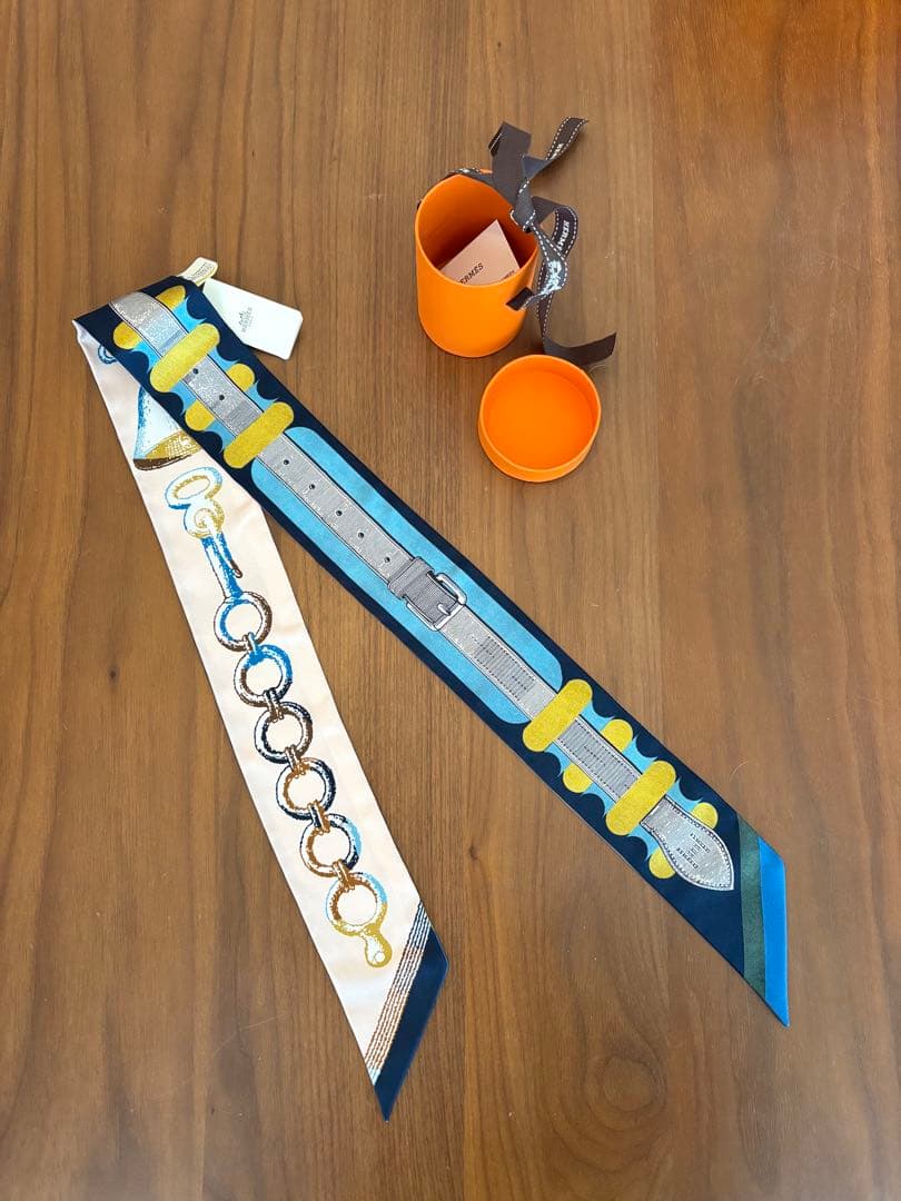 新品未使用タグ付き　正規品ツイリー　ブリッド・ア・ブロック/詩的な目録 Twilly 《ブリッド・ア・ブロック/詩的な目録》 - ホワイト | Hermès