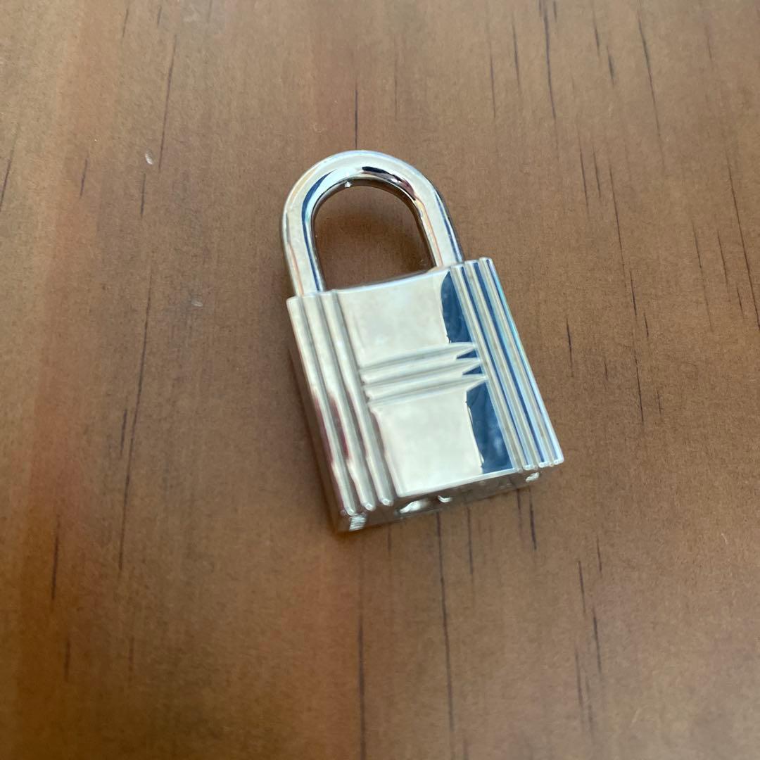 美品 エルメス シルバー カデナ 南京錠 パドロック 鍵 キー NO 104