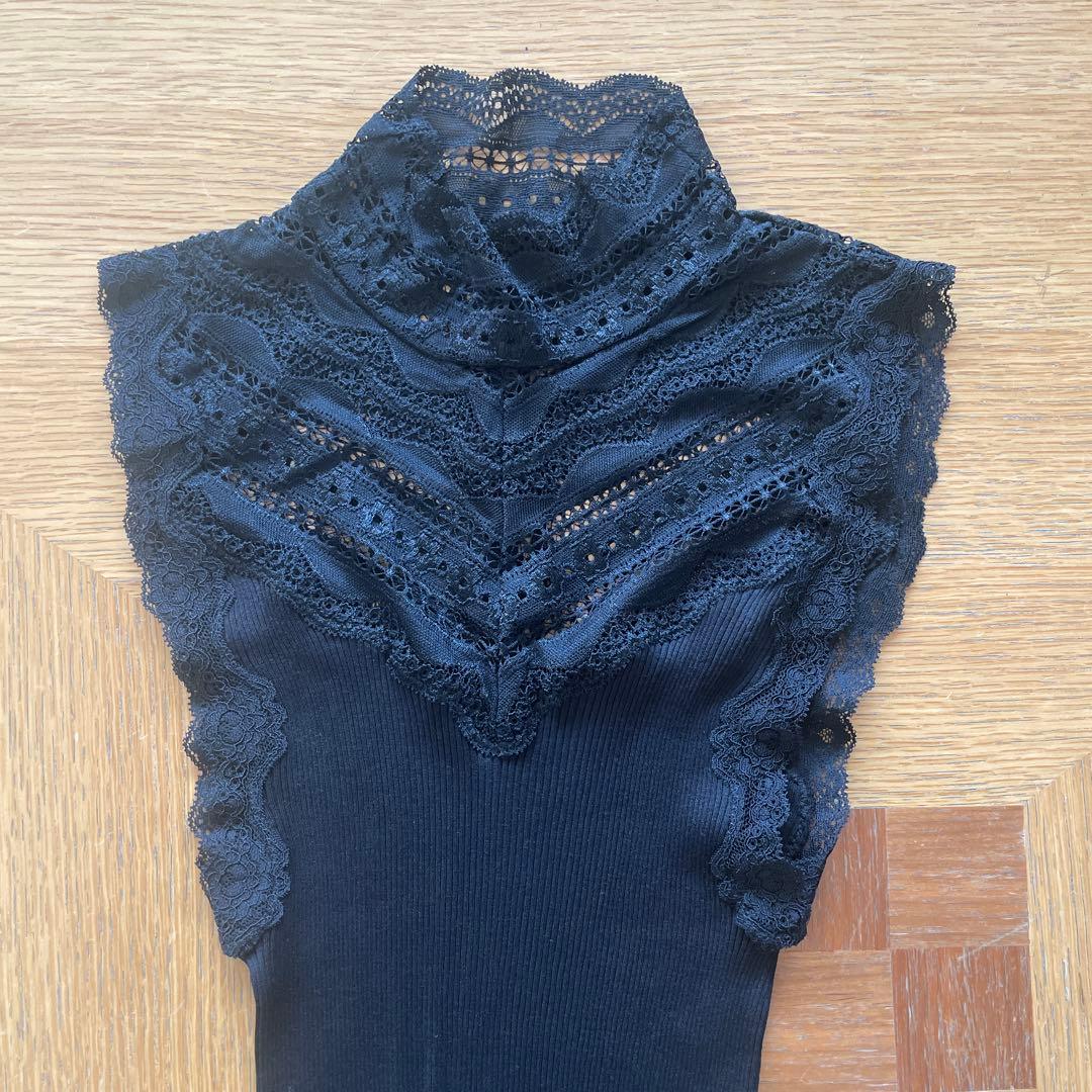 ロサムンド　レース　モックネック　タンクトップ　ブラック　ノースリーブ ROSEMUNDE(ロサムンド)｜レースモックネックトップス ノースリーブ