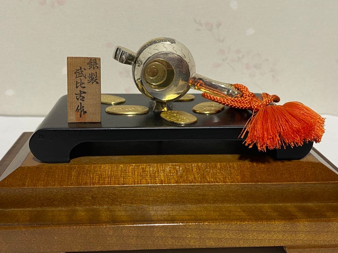 ♦️関工芸 武比古作 打ち出の小槌に小判 ガラスケース入 縁起物 置物