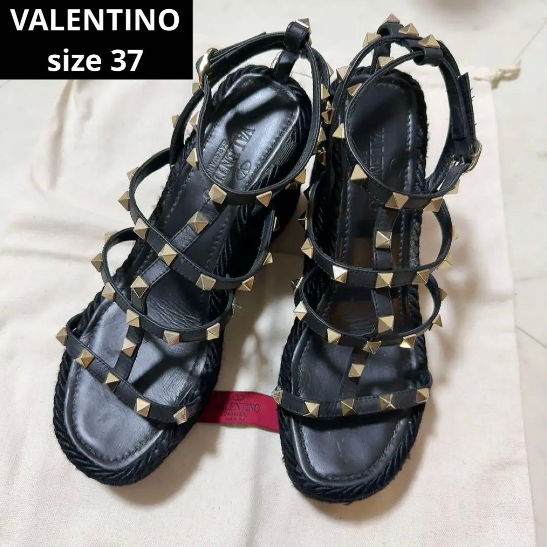 VALENTINO スタッズ付き黒ウェッジヒールサンダル - メルカリ