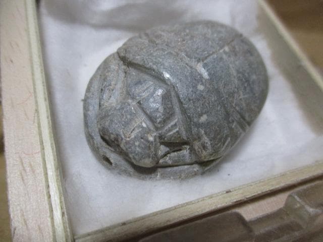 西*人様 古代エジプト　石彫り　スカラベ　箱付き　R76-1 楽天市場】即納！古代エジプト スカラベとシンボル手描きジュエリー