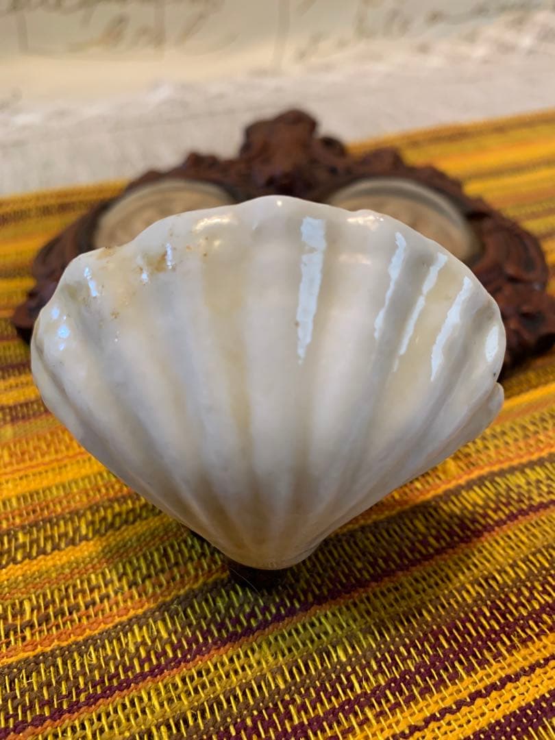 フランス製 アンティークのレアなメダイヨンのガラスドームが2個付いて