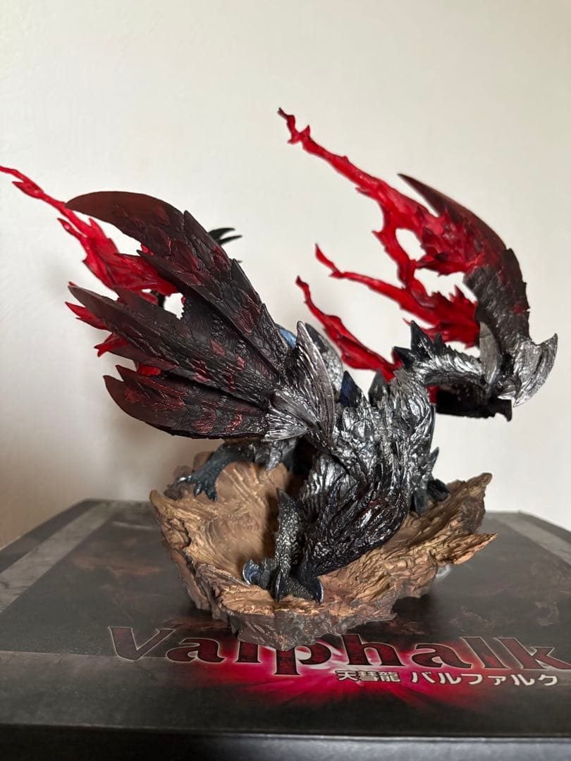 初回生産版　モンスターハンター　クリエイターズモデル 　バルファルク　怒り モンスターハンター』フィギュア“天彗龍 バルファルク”と“怒り”が銀色