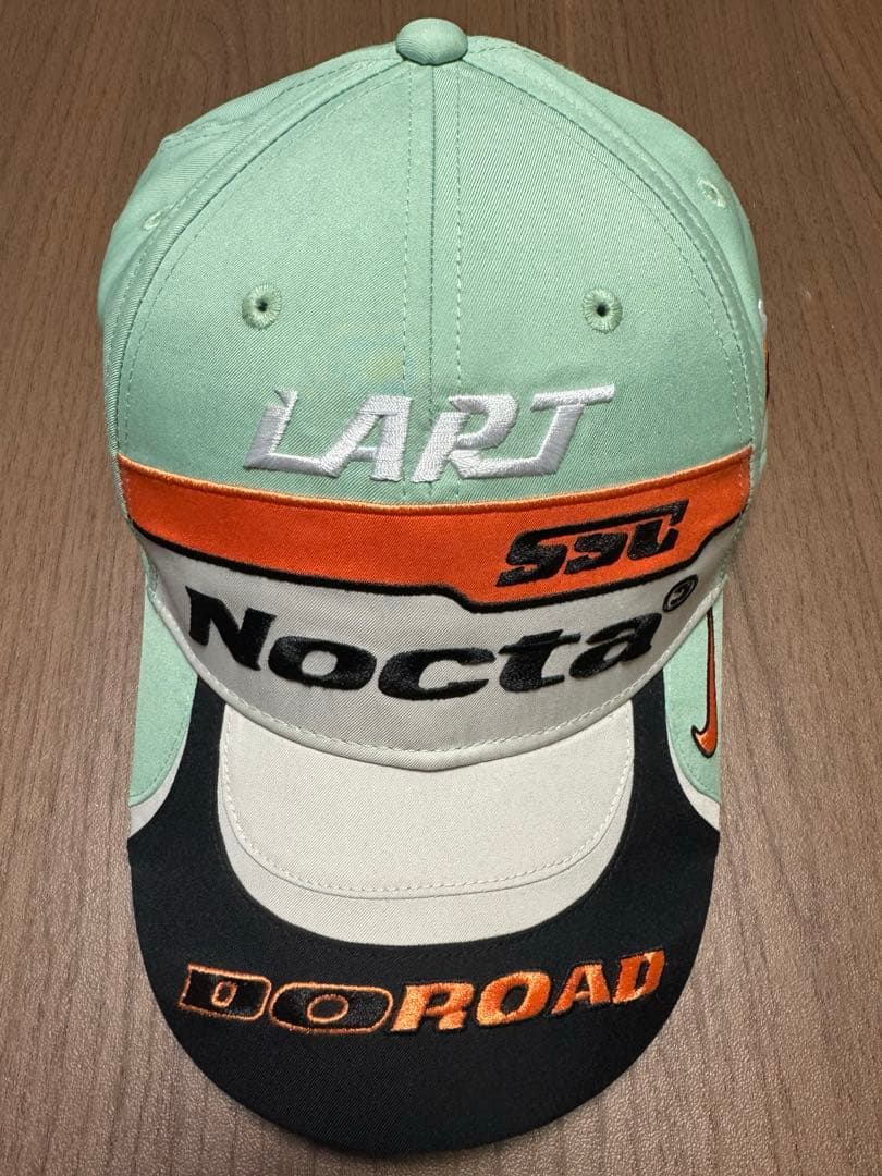 帽子 NIKE CAP NOCTA LART ENAMEL Nike x NOCTA x L'ART Racing Club Cap in Enamel Green/Light Bone
