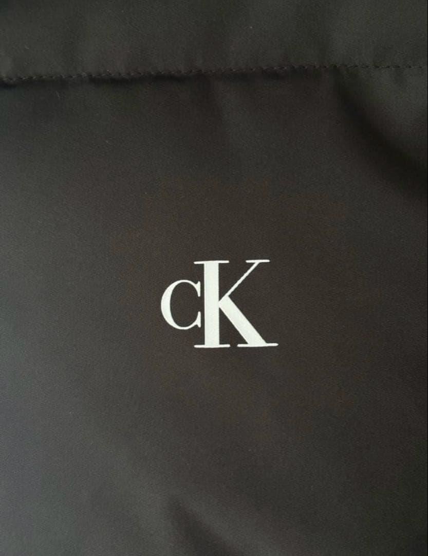 新品】Calvin Klein ボリュームネッククロップダウン ジョングク着用