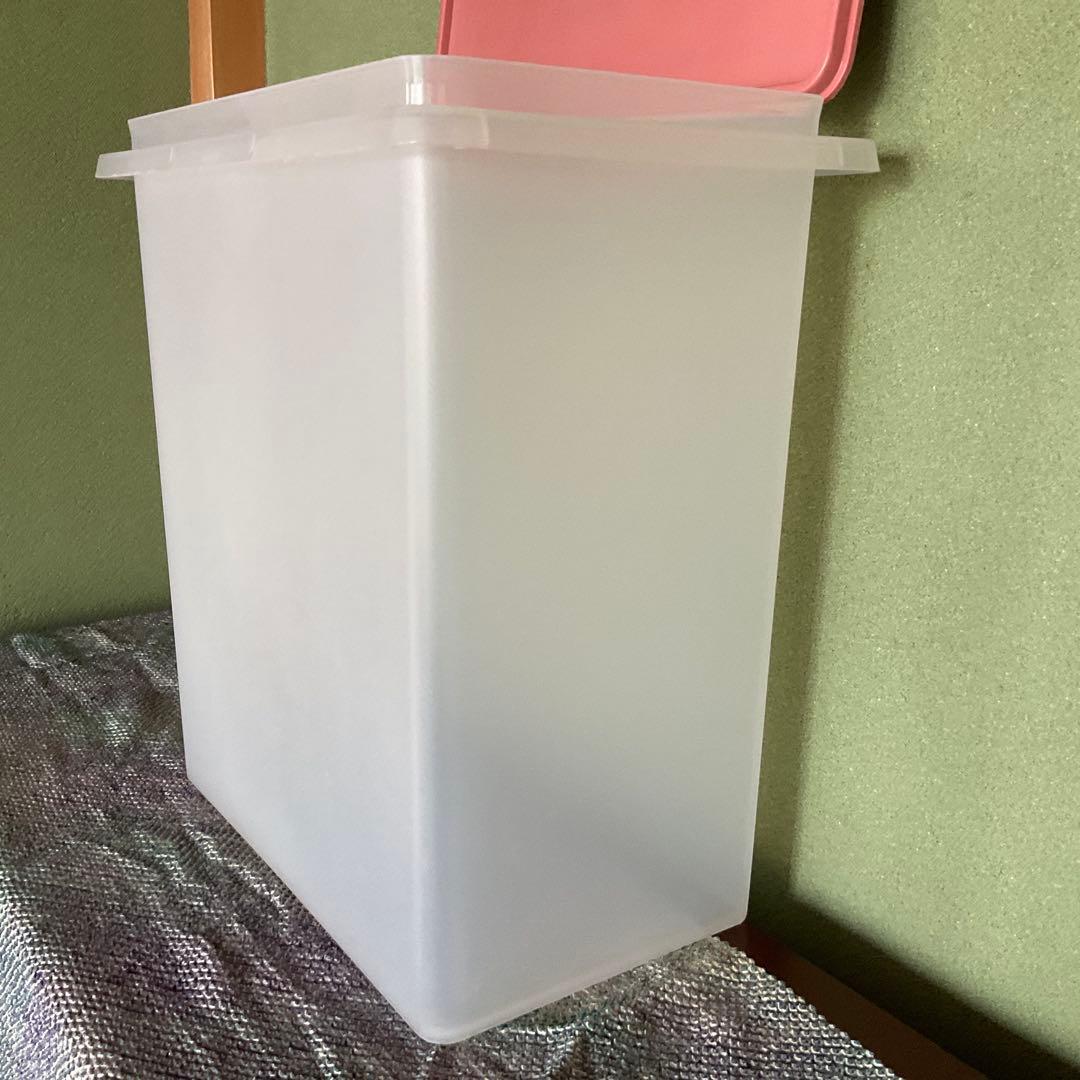 美品Tupperware タッパーウェア 米備蓄用 10kg フタ-薄ピンク