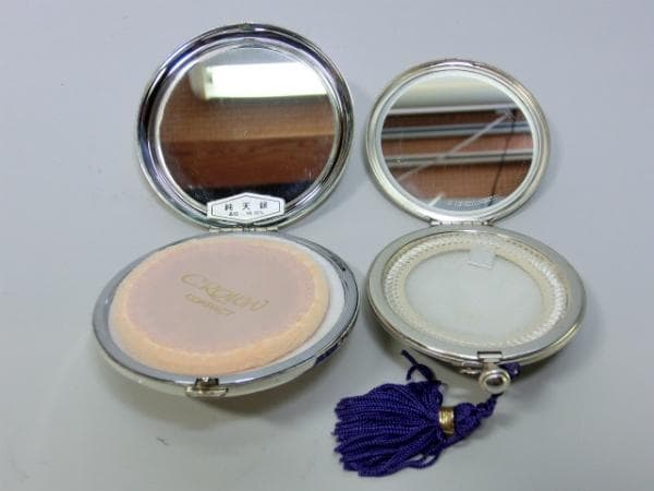 コンパクト□女カメオ純天銀 99.97％ 彫刻 CROWN Limagos 化粧 - メルカリ