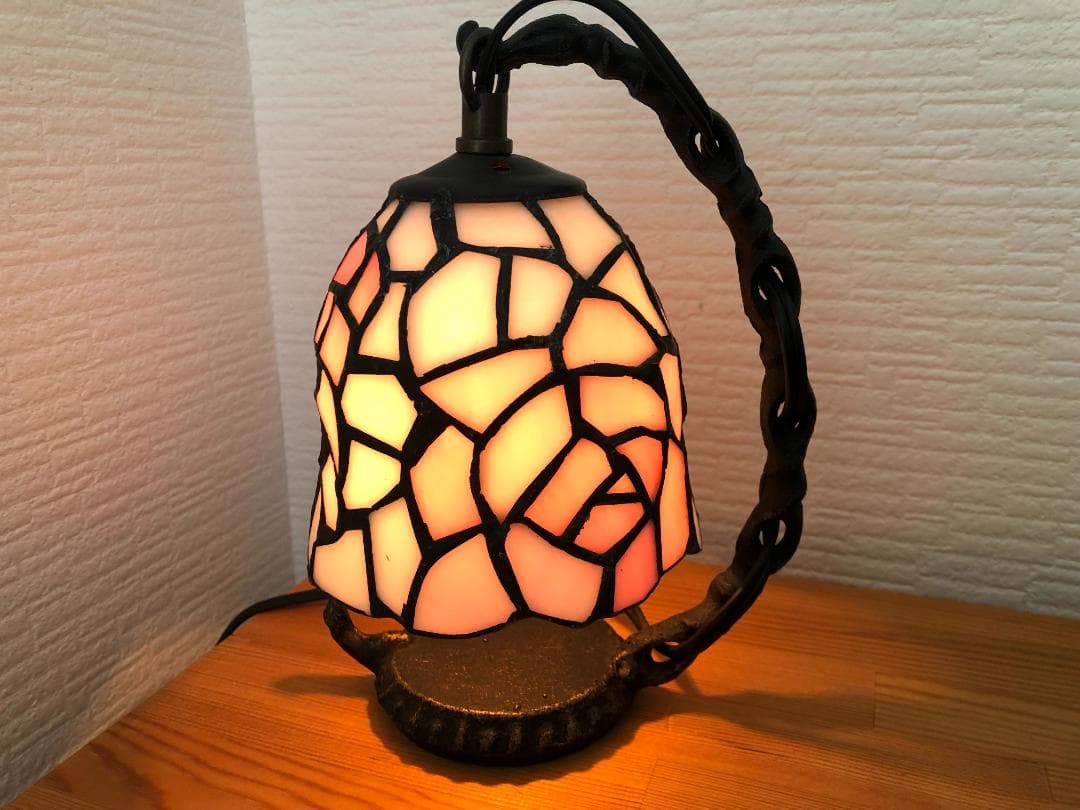 【アンティーク風】バラ柄 薔薇 ステンドグラス テーブルランプ ガレ風 楽天市場】40*65CM バラ柄ステンドグラスランプ スタンド照明 おしゃれ