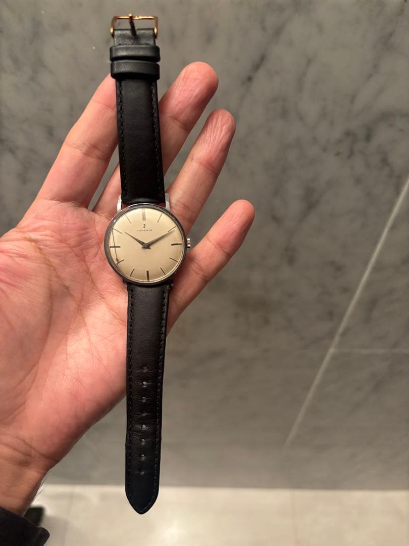 スイス1960-70年代Juvenia高級感のある美しいフェイスの手巻き時計