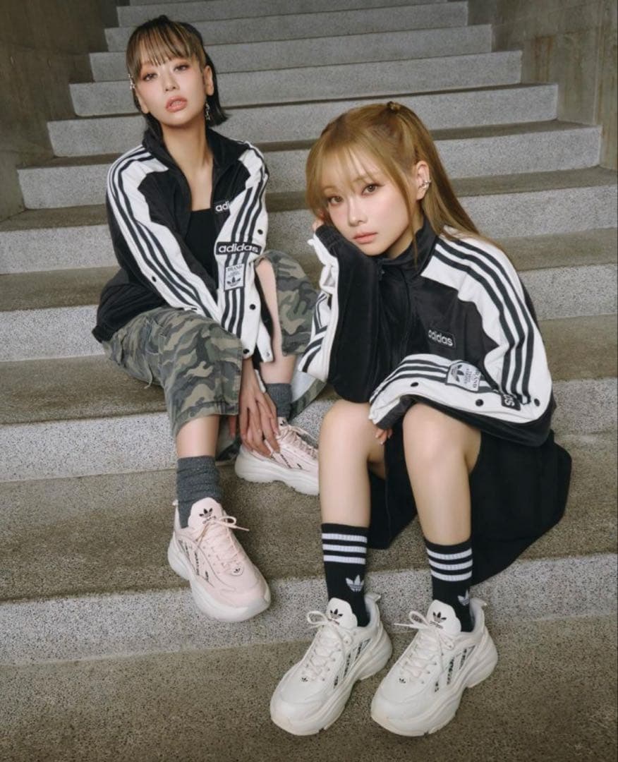 新品S⭐️当日⭐️adidas W ADIBREAK VELOUR TT 重盛さと美 - メルカリ