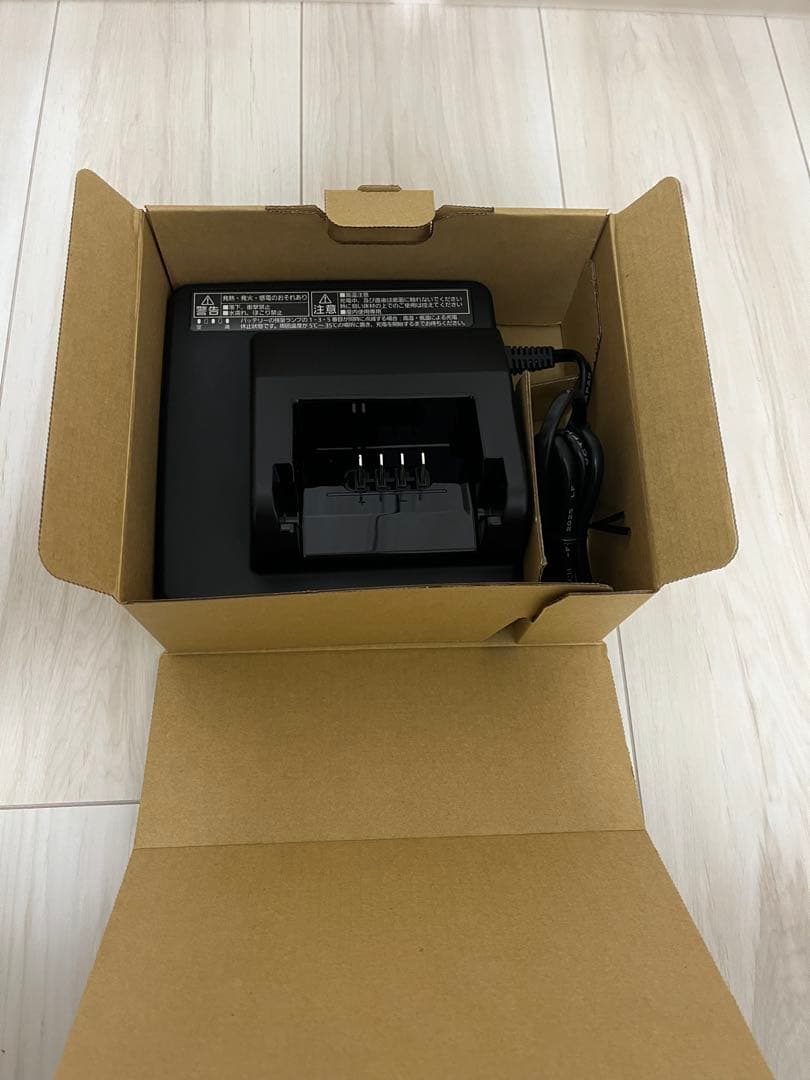 新品/未使用 panasonic NKJ075Z 電動自転車バッテリー充電器のみ 新品