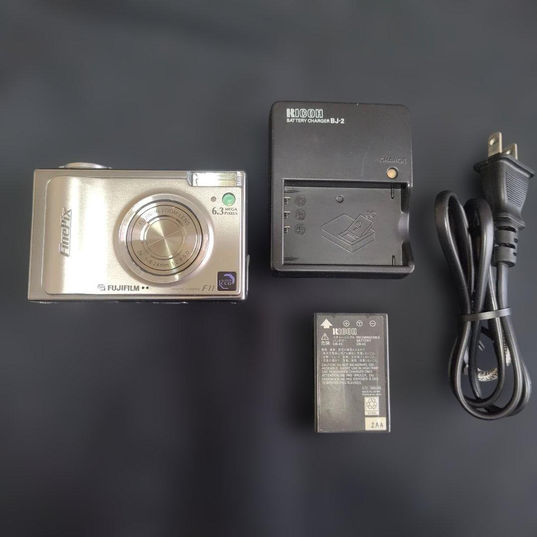 FUJIFILMオールドコンデジ FinePix F11 美品 - メルカリ
