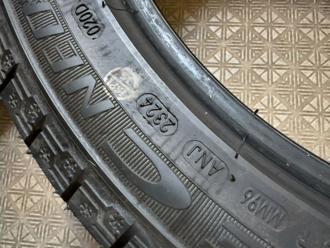 値下げ2024年製スタッドレスKENDA KR36 225/45R17 4本 top_ken-kr36-2.jpg