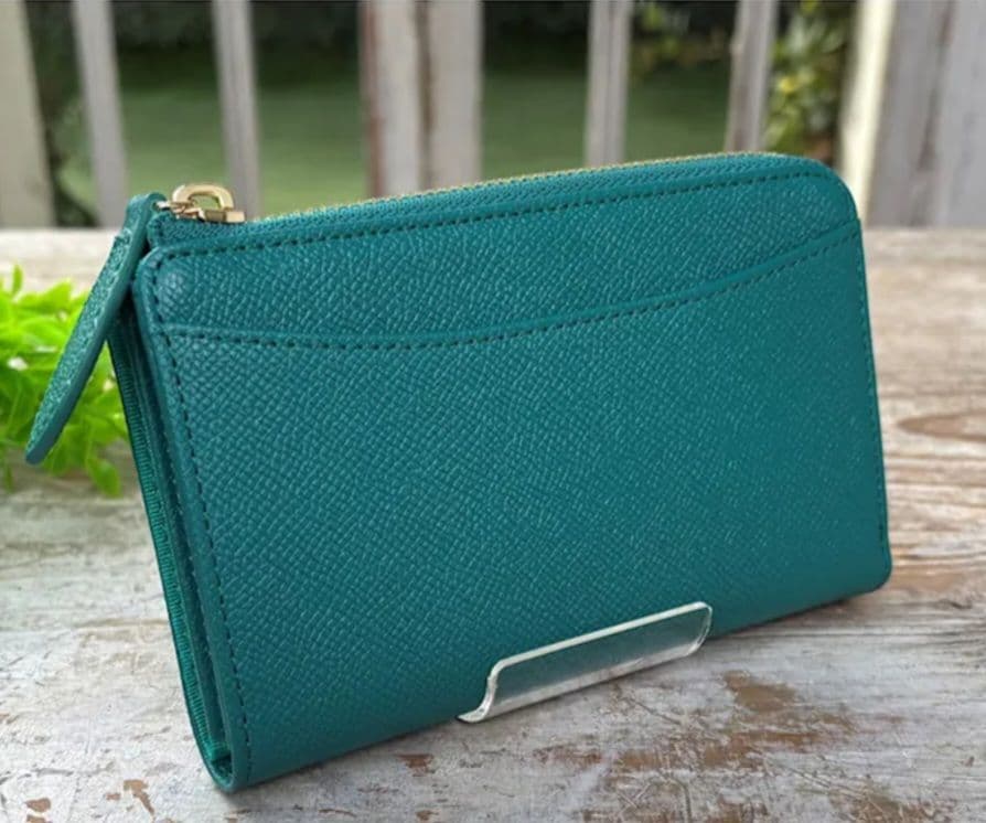 牛革ミドルウォレット 馬蹄チャーム付き 牛革ミドルウォレット 馬蹄チャーム付き 通販 - ディノス