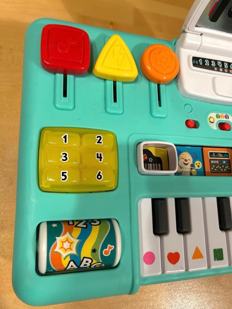 フィッシャープライス DJテーブル 音楽おもちゃ - メルカリ
