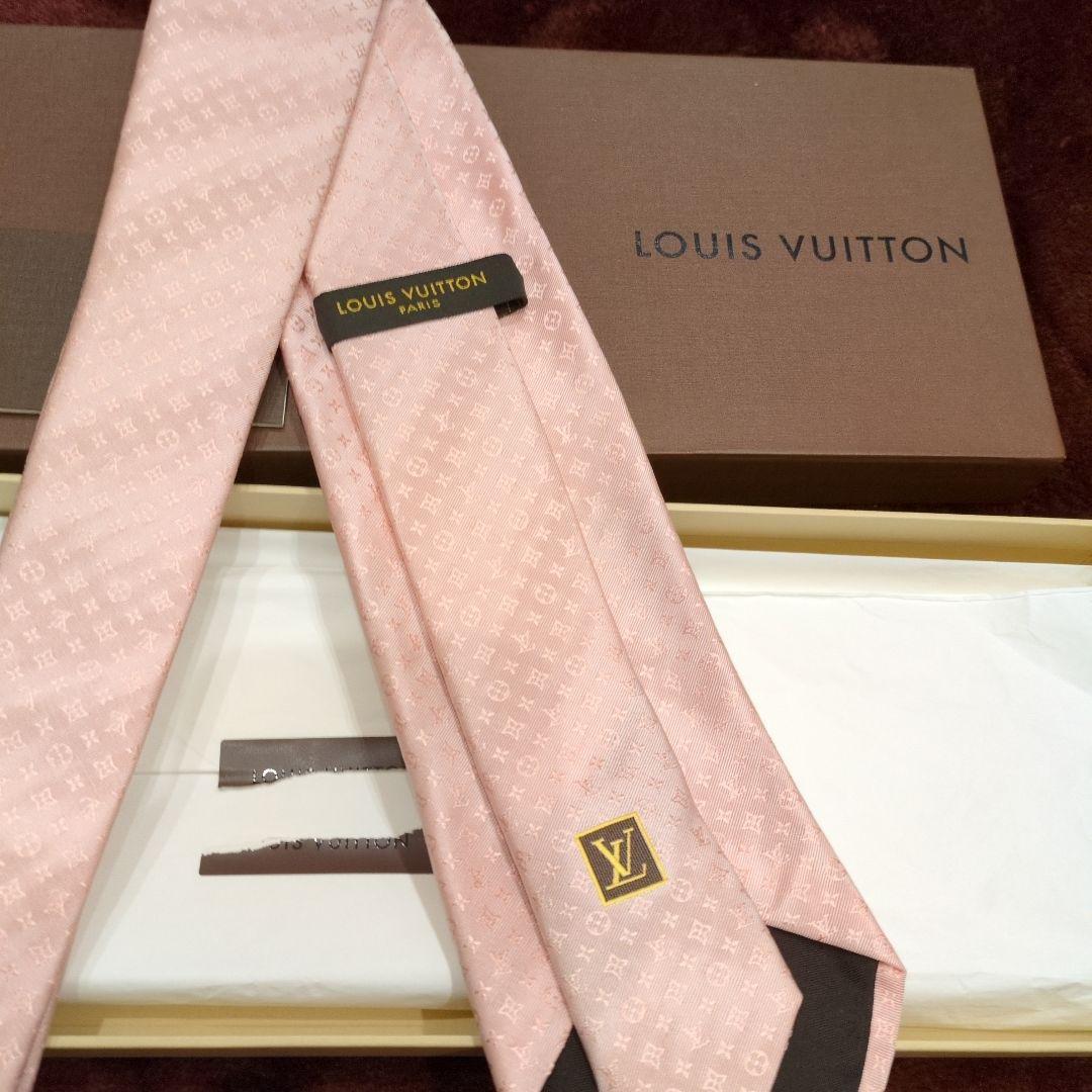 Louis Vuitton ピンク ネクタイ 箱付き