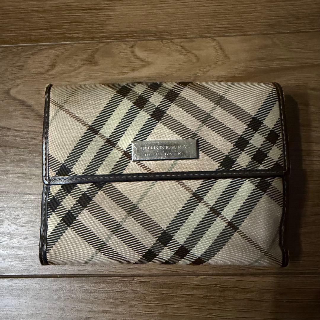 Burberry チェック柄 二つ折り財布 - メルカリ
