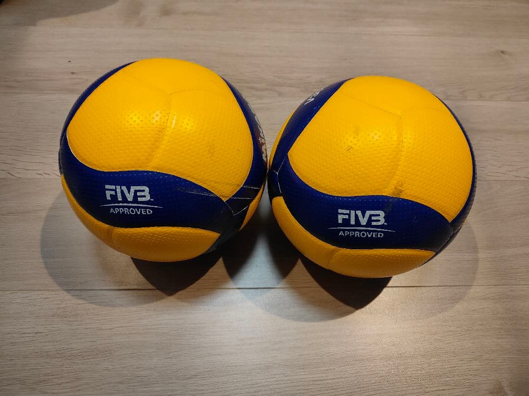 ミカサ　バレーボールV300W　２個セット【中古】 v300w-1.jpg