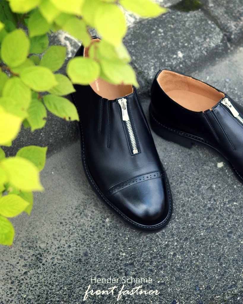 Hender Scheme(エンダースキーマ)】足元を上品に演出できるレザー