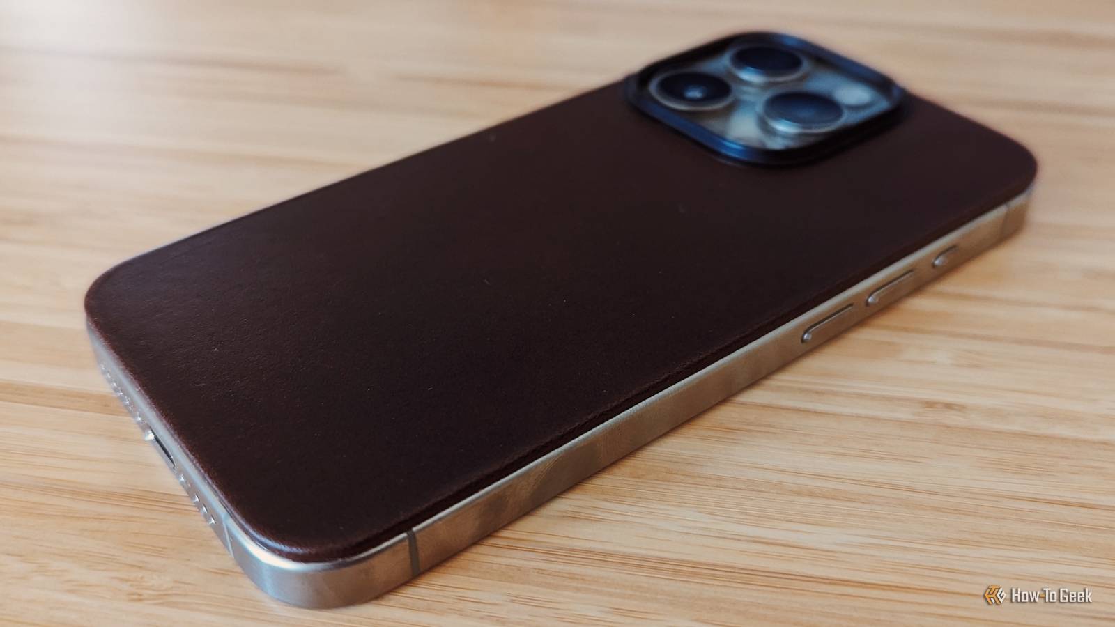 Nomad Magnetic Leather Back Review: A Look at How This iPhone 15
