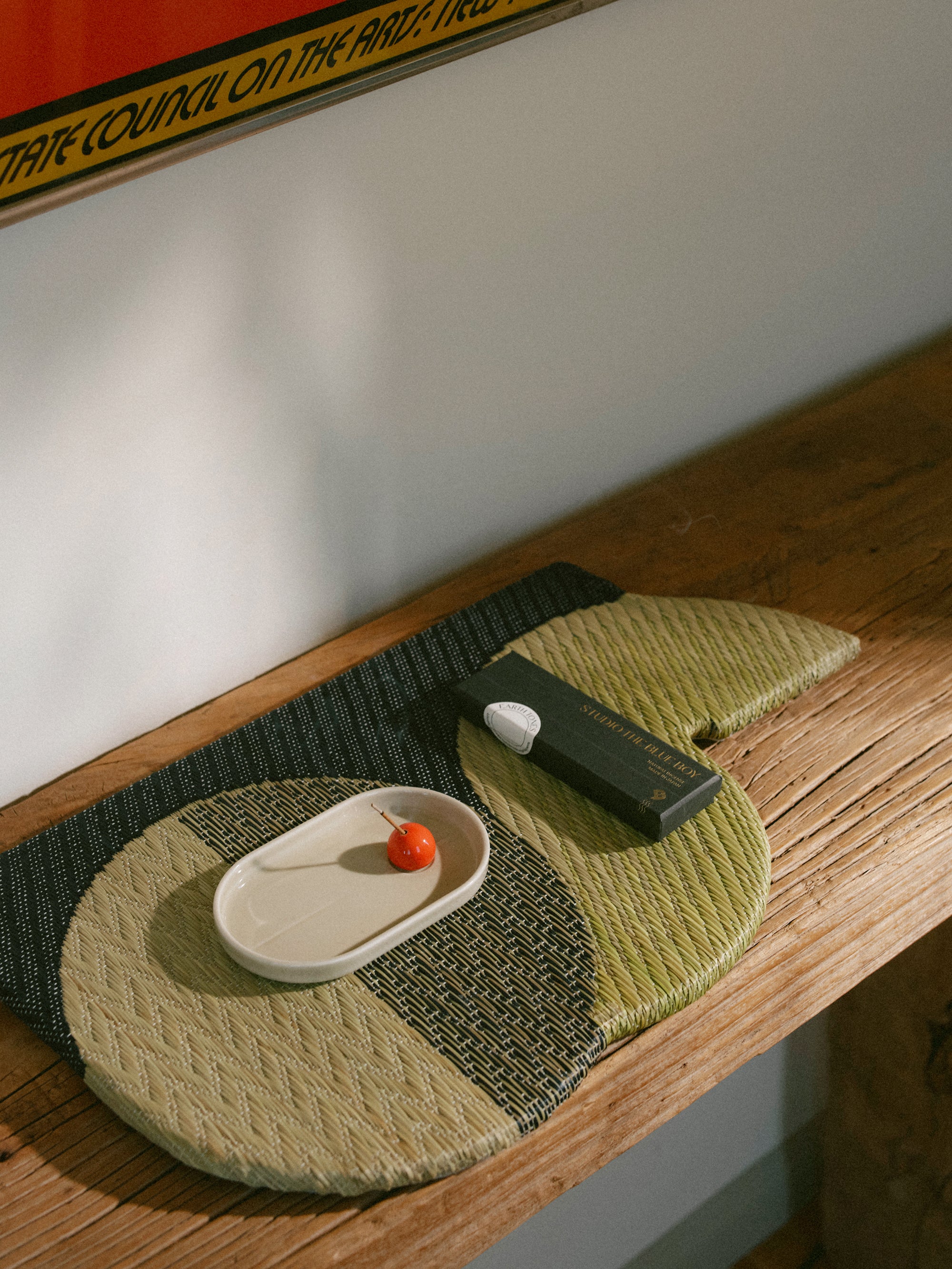 Incense holder（Hasamiyaki）- Bleached Sand x Salamander Orange