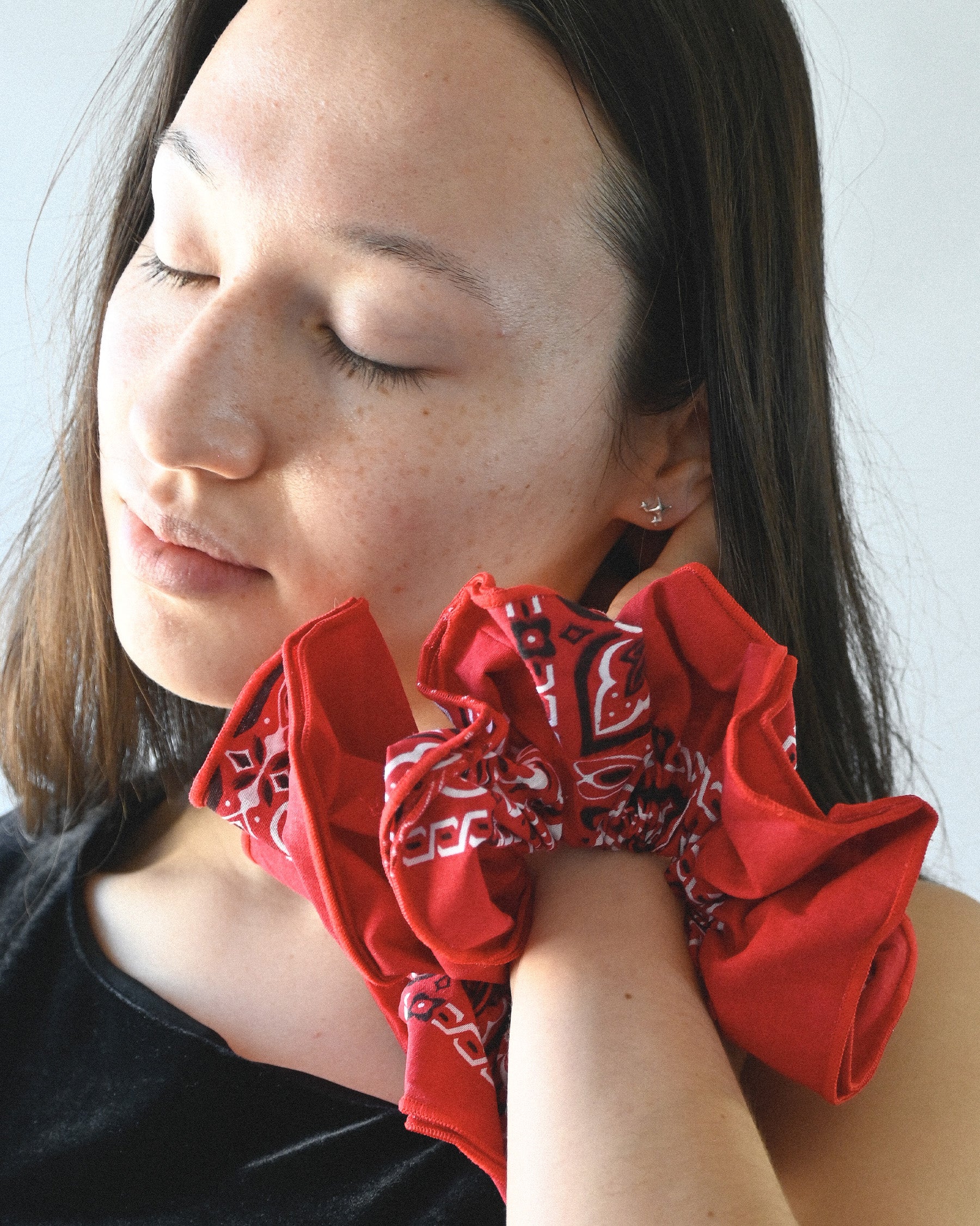 IKUHO x 404] Hand Made Chouchou - Red – studiolab404.com