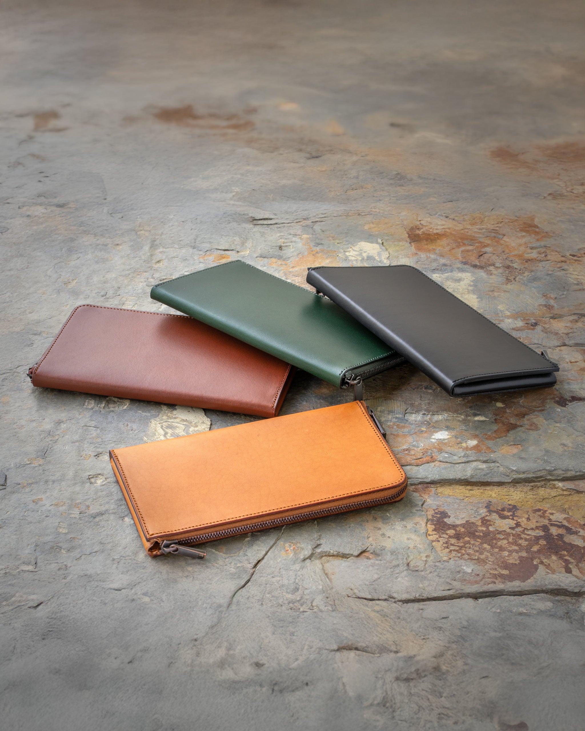 小さい薄い長財布 Hitoe® L-zip L - Liscio - v.2025 | 色艶深まる